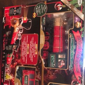 New North Pole express Christmas set 18ft of tracks 33 piece train set